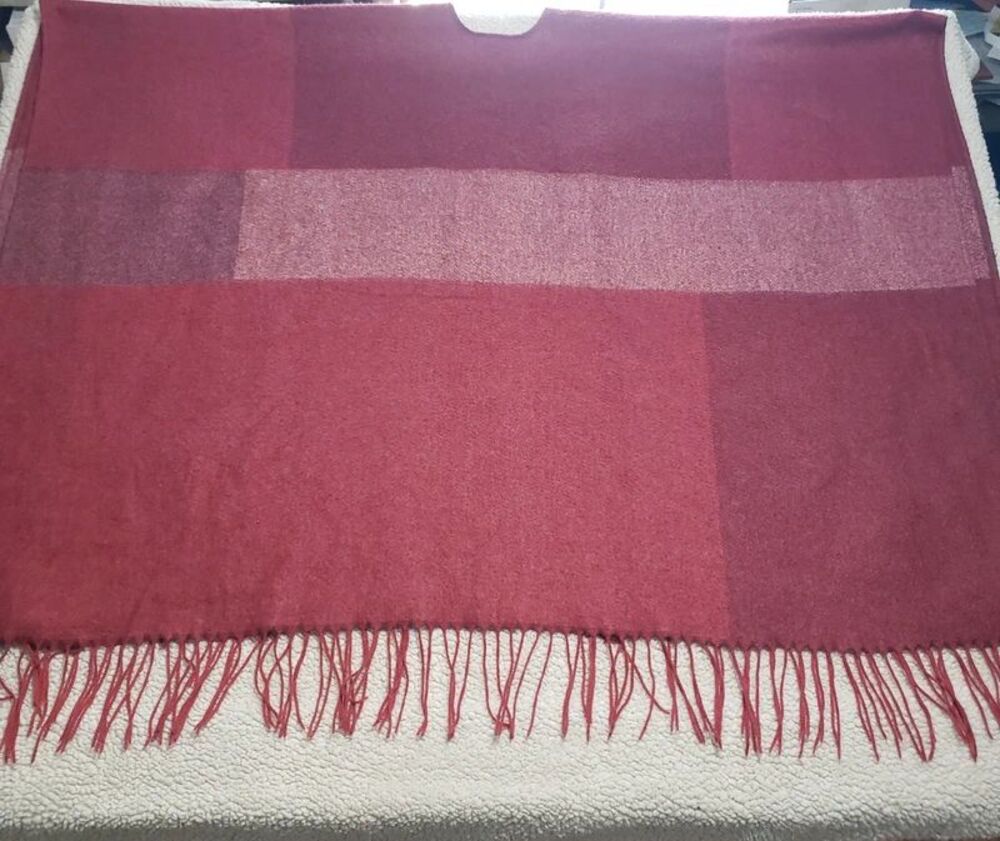 Woolrich Style | Burgundy Colorblock Open Front Blanket Poncho Cape | Womens OS - Picture 5 of 8